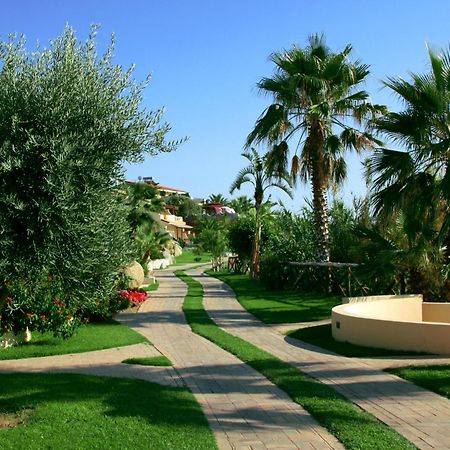 Hotel Villaggio Cala Di Volpe Capo Vaticano Bagian luar foto
