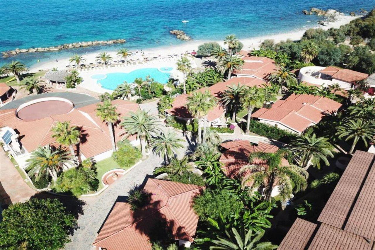 Hotel Villaggio Cala Di Volpe Capo Vaticano Bagian luar foto