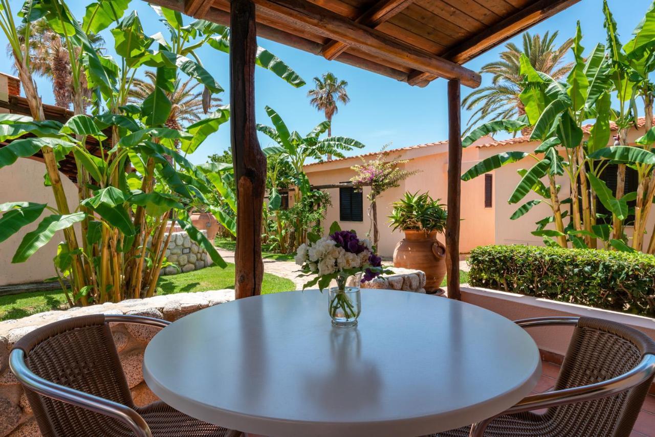 Hotel Villaggio Cala Di Volpe Capo Vaticano Bagian luar foto