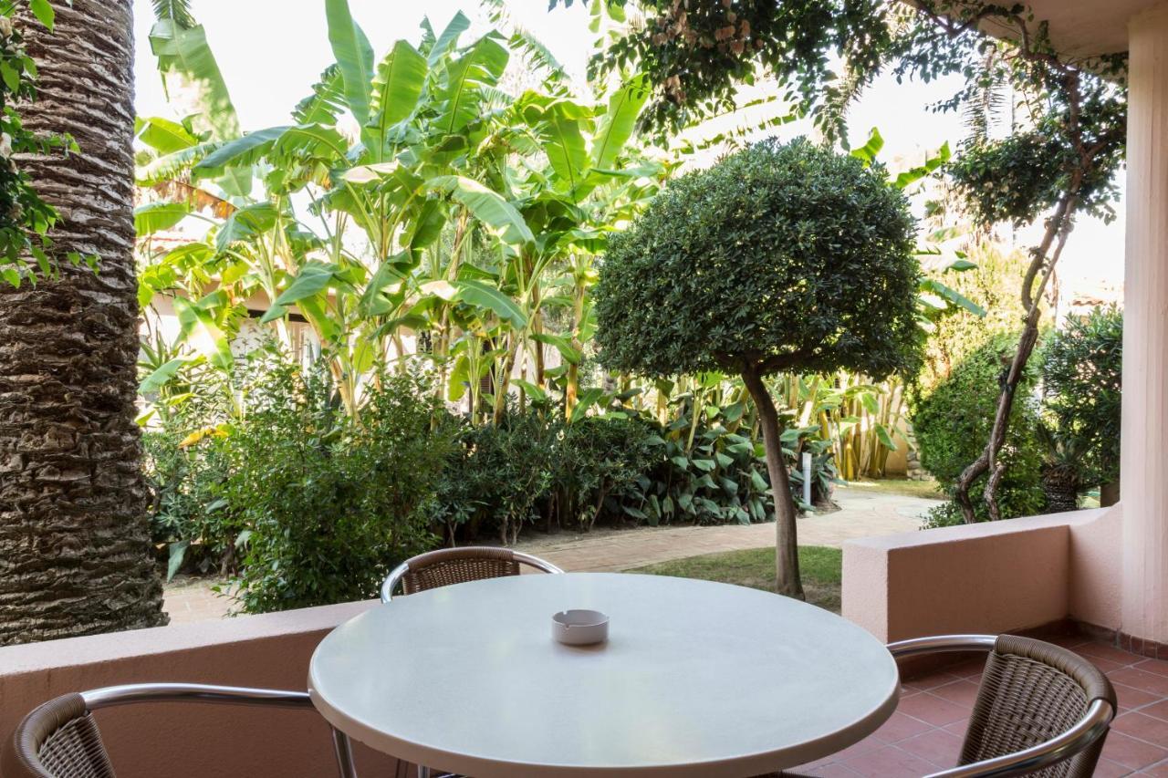 Hotel Villaggio Cala Di Volpe Capo Vaticano Bagian luar foto